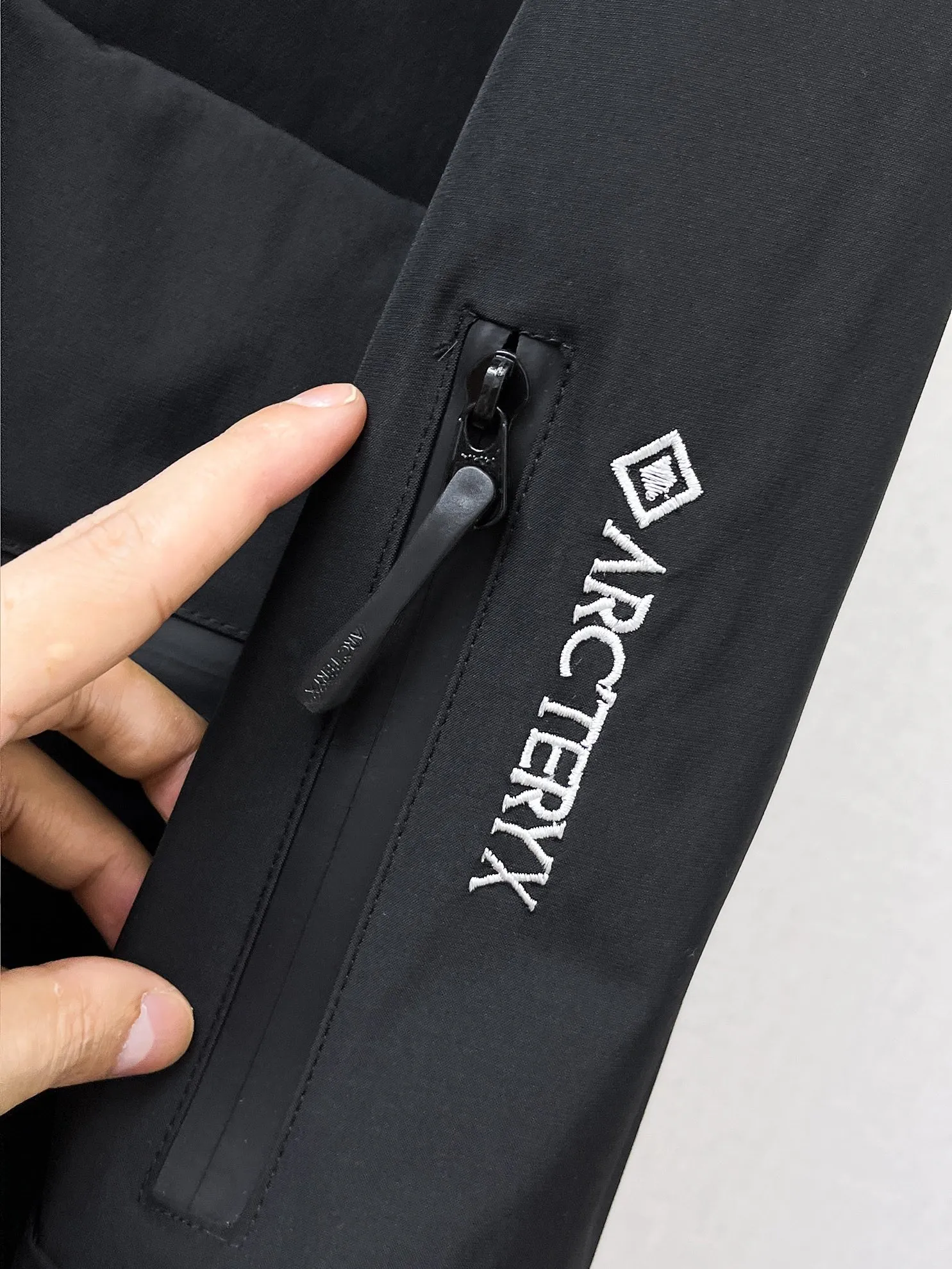 Same Style， ， 2026 New Arrival ， Original Premium Breathable ， ， ， Quality。 ， Sizes：M～3XL